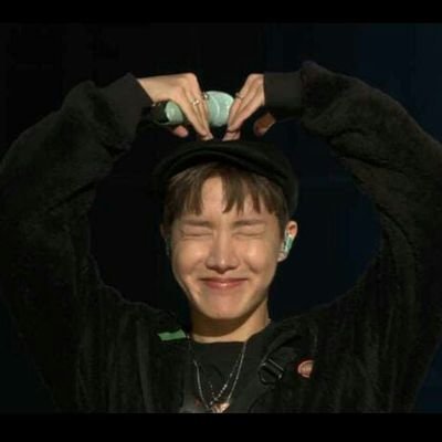 군대 보라색 당신 army purple you 💜💜💜
당신은 나를 따라 me sigues :')그리고 나는 당신을 따라 y te sigo 😞👉👈❤💜