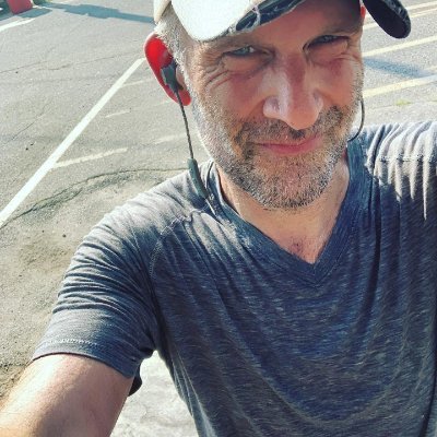 Editor, writer, prof, and marathon runner 👟 Mid-Atlantic but still loving NYC. Yankees ⚾️ , ChelseaFC ⚽️ @JHU #JHUMagazine https://t.co/Yui9Ft9l7Y