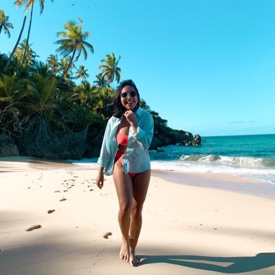 Bailarina que le encanta crear contenido, viajar y comer.
