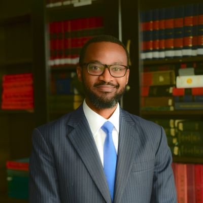 Practising Lawyer, Coffee Enthusiast, Sports Fan.