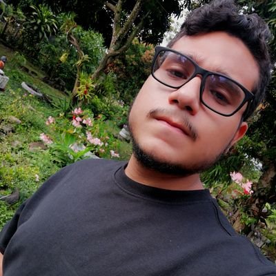 Estudiante de comunicación social y periodismo, escritor y crítico. Universidad Autónoma de occidente. Pensador y conocedor de la vida. Orgullosamente Caleño pa