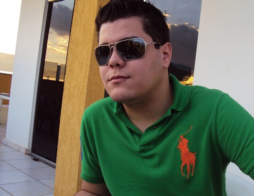 Thiago “EdGE” Augusto. I’m a Brazilian UD Warcraft 3 player and Twitch affiliate!