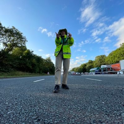 xAliceMai's profile picture. If you fold a piece of paper 42x you’ll reach the moon