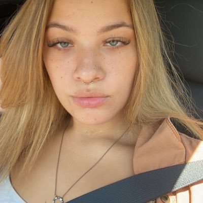 lexiiweaverr's profile picture. ehs