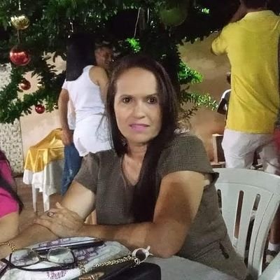 Professora de História,  Pós Graduação em História e Geografia, Educação Especial e Educação Infantil e séries iniciais nono ano. São João do Caiuá PR.