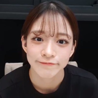 BBlYOONGZ's profile picture. thinking of #채영 #하영 #지원 💭♡