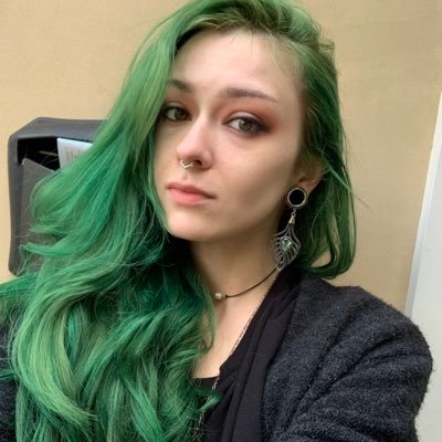 krisidoesthings's profile picture. part time sales, full time shit bag