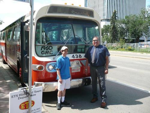 Mainly tweets about #yegtransit, but some facebook status updates gets in. Sci geek/nerd.