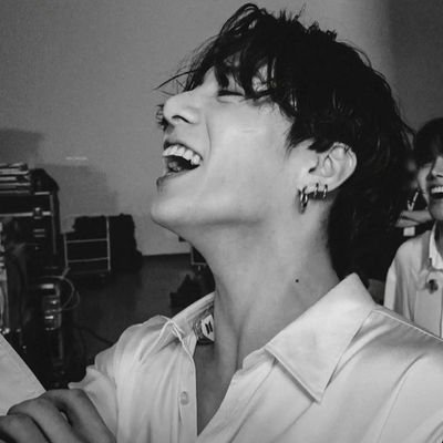 RUN BULLETPROOF RUN YEAH YOU GOTTA RUN - will save me from vecna PROOF OUT NOW!!! ♡(◍•ᴗ•◍)✧*。💜 instagram : @ ggukookjeon97