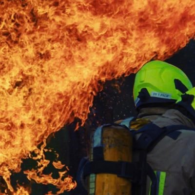 tpageIRL's profile picture. 🇮🇪 ENFP Irish Firefighter