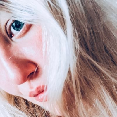 Если не знаешь, что дать другому на этом сложном пути, просто стой и свети. Стой и свети.