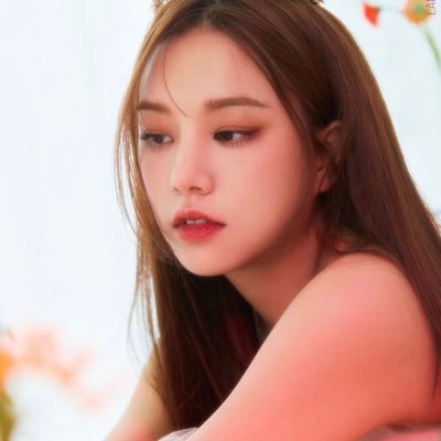 SOLZBIN's profile picture. Illusion of being Ahn Solbin. The amazing creature that once existed in the World as a star magic Queen who shines endlessly with the embrace of Love.