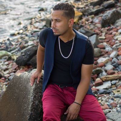 EchoGuzman_'s profile picture. Believer.
Musician.