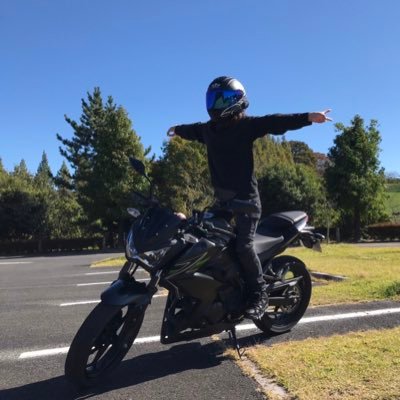 初心者バイク女子★Twitter初心者★よろしくお願いします★z250★アラサー★フォロー歓迎★無言フォロー失礼します★2021年7月普通自動二輪取得★田舎が落ちつく★人見知り★https://t.co/f8bhNCDwRK ←インスタもやってます！★YouTubeやってます見てくれると嬉しいです😆