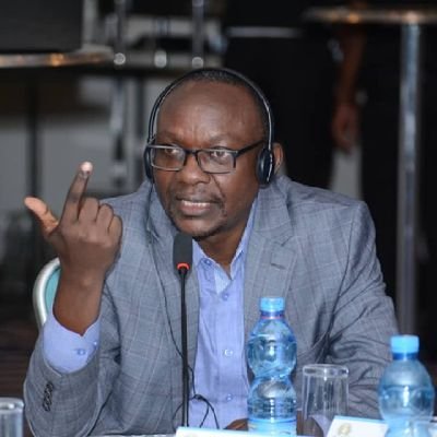 Jean Anastase Hicuburundi
Juriste de formation.
Magistrat de carrière.
Expert électoral.
Mes twits sont mes opinions.
Les retwits ne m'engagent pas.