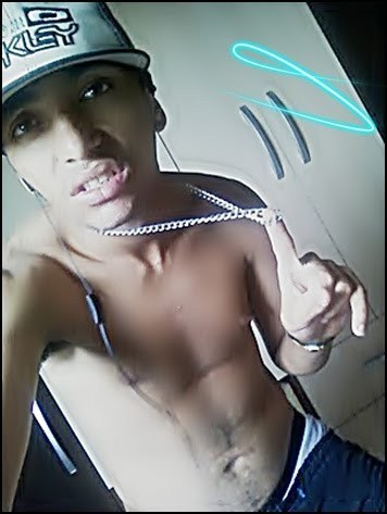 É tão difícil aceitar que a pessoa que você mais ama pode ser feliz sem você.