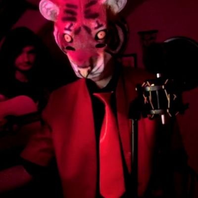 latinx, they // music @ Lonesome Joan, Cats On Film; cohost: lonesomejoan, discord: moansomedrones#4417, insta: lonesome_joan