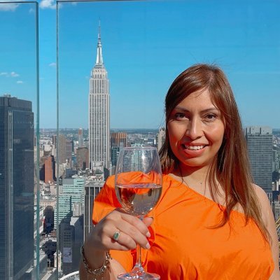 Wine Blogger. WSET 2, Certified Somm in the works. #Wine recommendations. Comparto recomendaciones de #vino. Bilingual & bicultural. Founder of @latinaswineclub