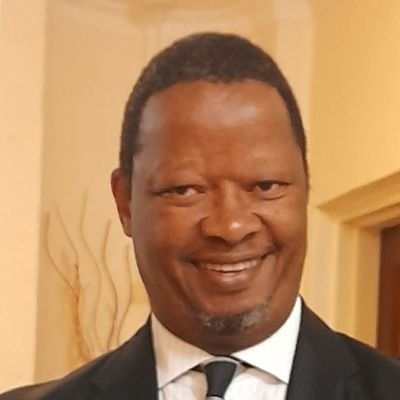 Ndlovu zidl'khaya ngenxa yokuswel' melusi