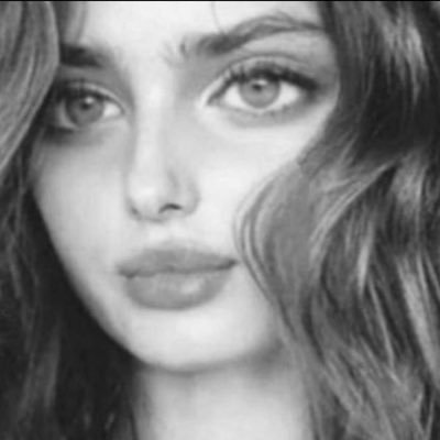 Mariamalh3's profile picture. 