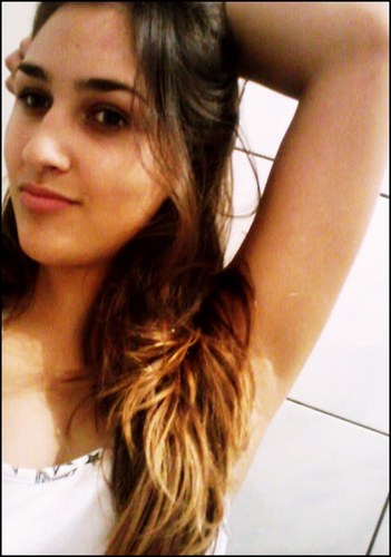 Thay_Strauss's profile picture. 18, estudante, chata, ignorante, grossa, antipática, simpática, fresca, cheia de manias, ciumenta ao extremo, tímida, quase anti-social, crente em Deus ~