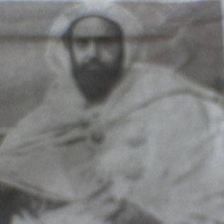 إن الله مع الذين اتقوْا والذين هم محسنون
لا تأسفن على غدر الزمان لطالما رقصت على جثث الأسود كلاب
لاتحسبن برقصها تعلو على أسيادها تبقى الأسود أسوداً والكلاب كلاب
