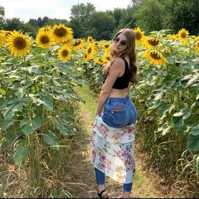 carlie_carrolll's profile picture. 