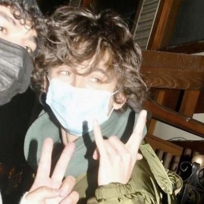 vibezfolk's profile picture. eu e pedro assistindo homem aranha longe de casa