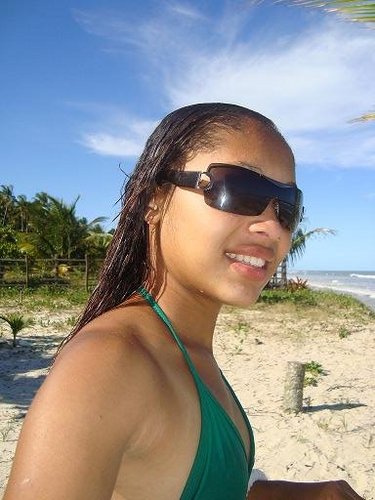 sou suspeita em falar de mim mesma....!!! :) mas tenho certezaa: EU MIM AMO...