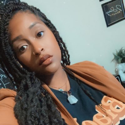 PRO makeup artist/ Influencer •owner of JslayBeauty•mommy •youtuber •instagram- @jalisa_slays_beauty