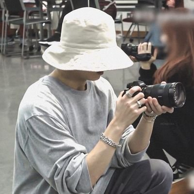 gxujjol's profile picture. ไอ้อ้วนของกู
;
scolded for love♡︎