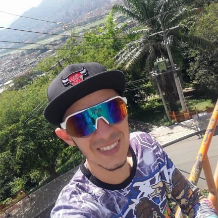 Quédate con quien entienda tus errores y te valore como eres ☺☀