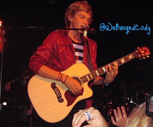 We live, breathe AND eat @CodySimpson ;)
