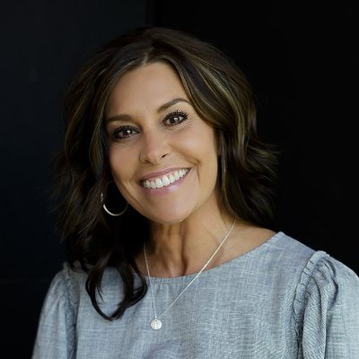 As a certified Health and Life Coach, I help you discover your full potential, find direction, set, and accomplish your goals.