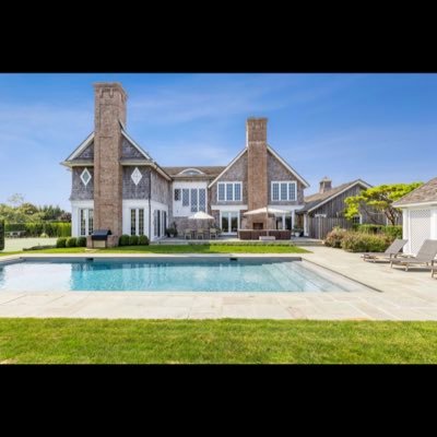 DE realtor that really “goes distance” in The Hamptons with a keen eye for beauty and a sharp pencil for value. #hamptons #luxury