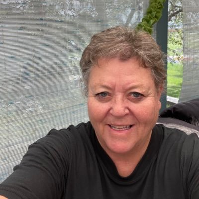 LanaZarubiak's profile picture. Retired