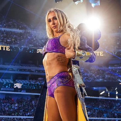 DrapedinGxld's profile picture. Not Charlotte Flair