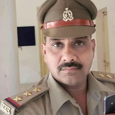 (Inspector in UP Police)

वह शक्ति हमें दो दयानिधे,
कर्तव्य मार्ग पर डट जावें।
पर सेवा पर उपकार में हम, 
यह जीवन सफल बना जावें॥