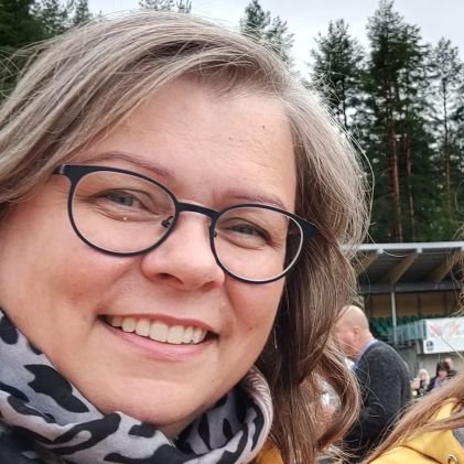 sari_sikkura's profile picture. Ihan pihalla.
Äiti, isännöitsijä, IAT, LKV, geokätköilijä, lentopallofani