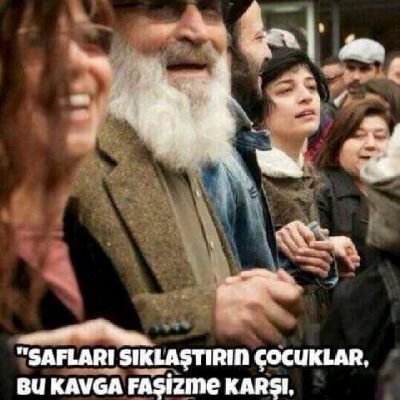 Saraylar saltanatlar çöker 
Kan susar birgün 
Zulüm biter. 
Menekşelerde açılır üstümüzde 
Leylaklarda güler..✌🏿✌🏿✌🏿✌🏿

/ Adnan Yücel