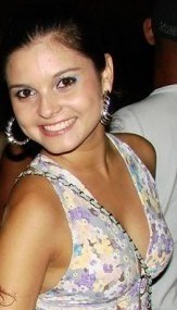 Enfermeira, perfeccionista, sonhadora, extrovertida, INTENSA...em constante processo de metamorfose, sendo o objetivo IMUTÁVEL: o alcance da felicidade!