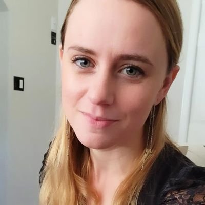Plurilingual Mom 🇺🇸🇨🇵🇲🇽🇵🇱🇮🇹, Ph.D. student at the University of Ottawa🇲🇶🇨🇦, podcast host (The Future Is Bilingual) and language learner and lover
