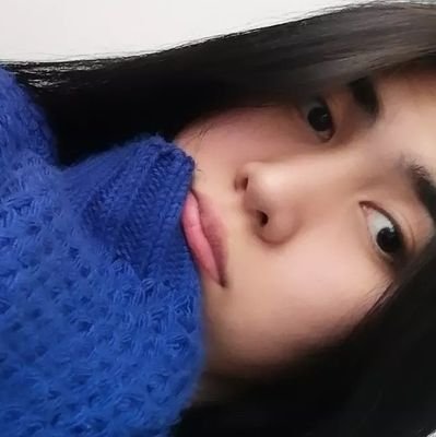 Niliiia's profile picture. Save your tears for another day.