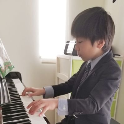 tonotono30's profile picture. ピアノ🎹Sax🎷＆よさこい男子 
二人育ててます🍀

私のほっとする時間🍀
🫰寝ながら #韓ドラ を観る事
🫰よさこい踊る事
#ﾊﾟｸﾋｮﾝｼｸ🩷
#ピアノ男子
#よさこい 
#訪問美容師 #介護福祉士