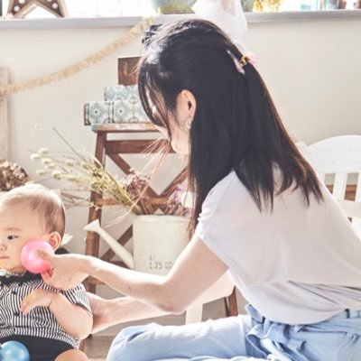 LPを中心にジャンル問わず受け付けます 😊| webサイト制作・紙ものも対応可能 | 第3回デイトラLPデザインコンペ入賞🏅 | テニス・野球観戦・キャンプ・旅行好きの2児のママ | 色んな業界の方と交流したいのでお気軽にメッセージください☺️ | 📩お仕事のご依頼や無料のご相談などお気軽にDMください