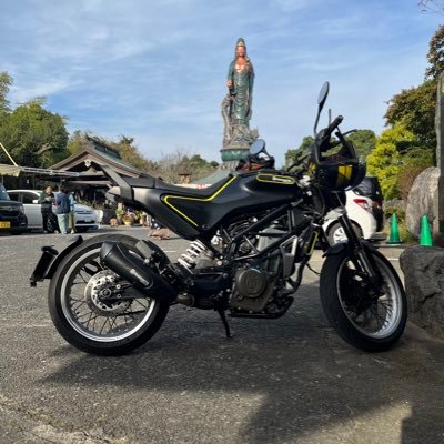 KenC333's profile picture. アウトドア全般 特にバス釣り、バイク、キャンプ、料理（元料理人） 現在、福岡某大手企業のリーマンです。 #outdoor#アウトドア#バス釣り#Camp#キャンプ#料理好き#元料理人#バイクのある生活#ハスクバーナ　#スヴァルトピレン401 #しがないサラリーマン#motorbike