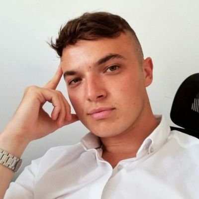 xrobhal's profile picture.