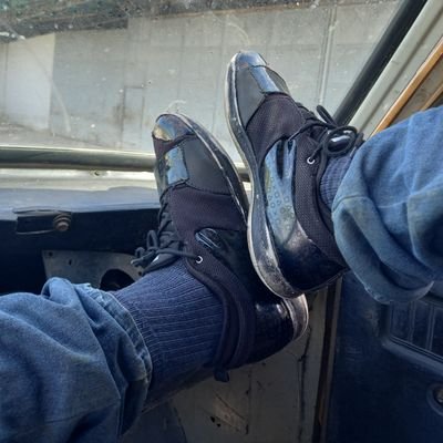 Alpha💪 Black 🗣️audit 21 years old, here to fulfill my dreams as I drain your billet You stand with my giant size sole 45 you deserve to be humilia