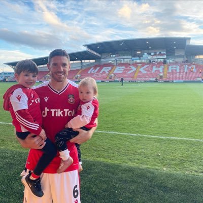 Husband & Father 👨‍👩‍👧‍👦 - Professional Footballer @Wrexham_AFC 🏆 - From Plymouth - Honesty & Integrity 💪🏼 Simplicity is genius 🤓 - IG - bentozer4