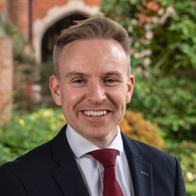 Vice-President and Registrar @QUBelfast | Board @CCBSCrossBorder | Trustee @politicsinacti1 | RT ≠ endorsement | Personal Account